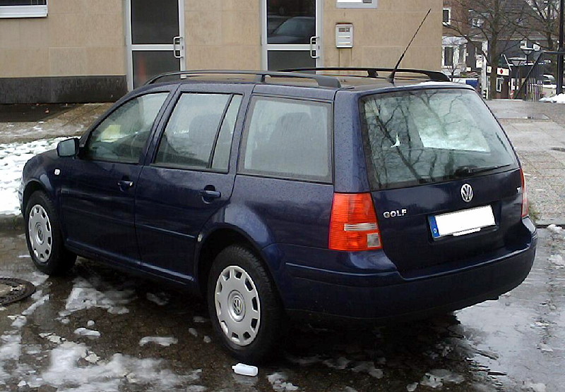 VW_Golf_Variant_heck_2008.jpg