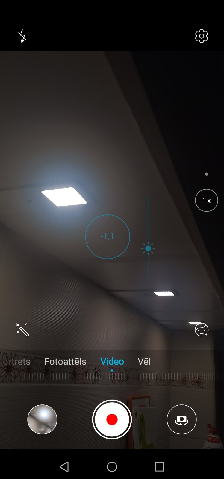 Screenshot_20200118_161440_com.huawei.camera.jpg