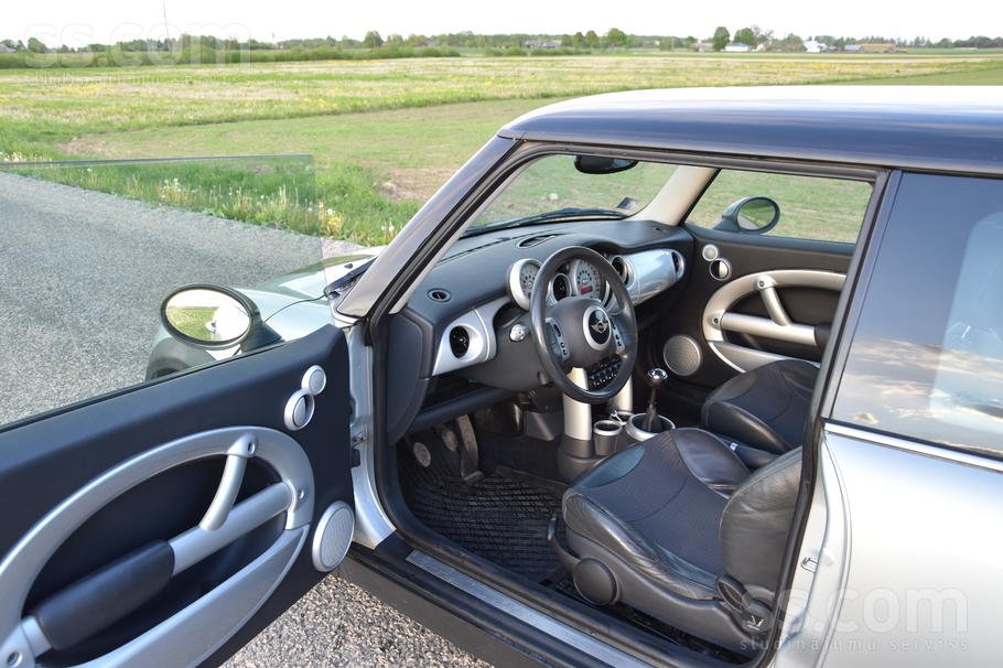 mini-cooper-1-33286317.800.jpg