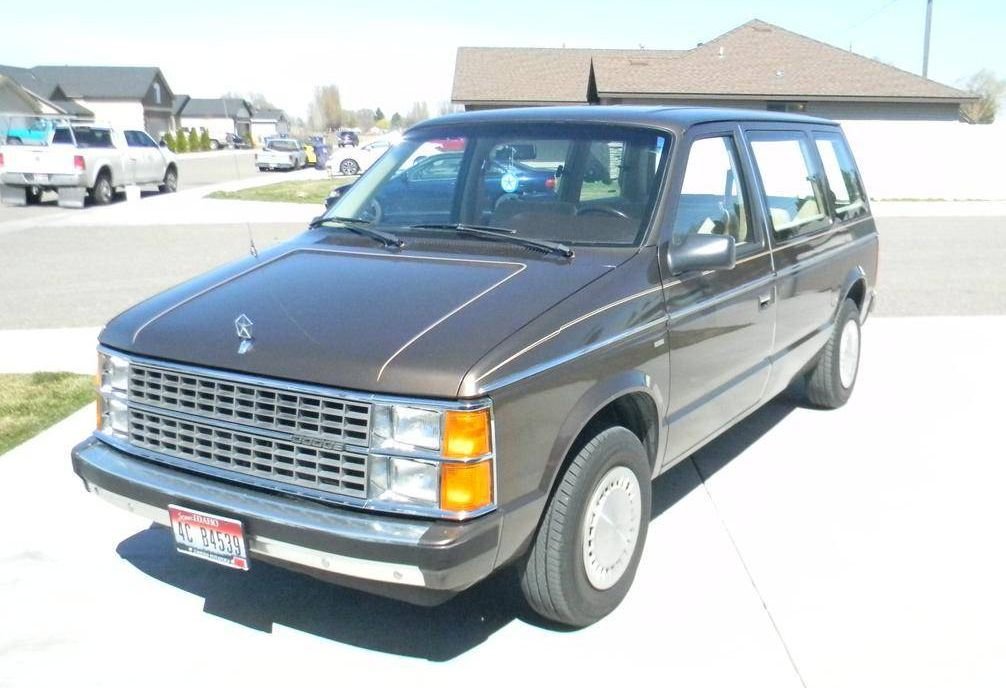 1984DodgeCaravan_01_1000.jpg
