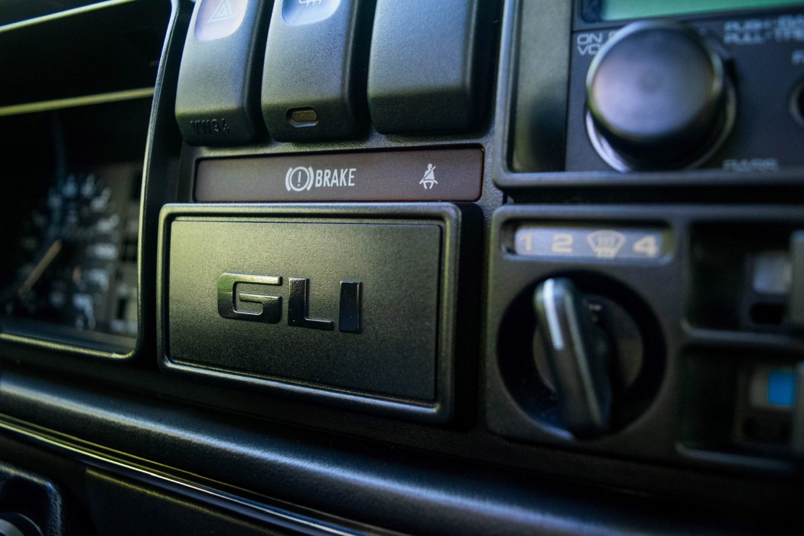 1986_volkswagen_jetta-gli_53-84240-scaled.jpg