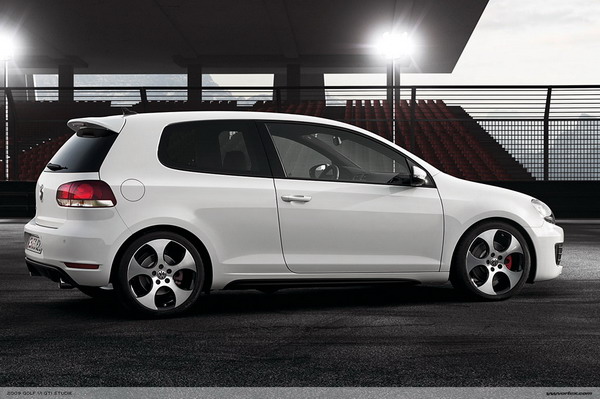 2009-Volkswagen-Golf-VI-GTI-004_resize.jpg